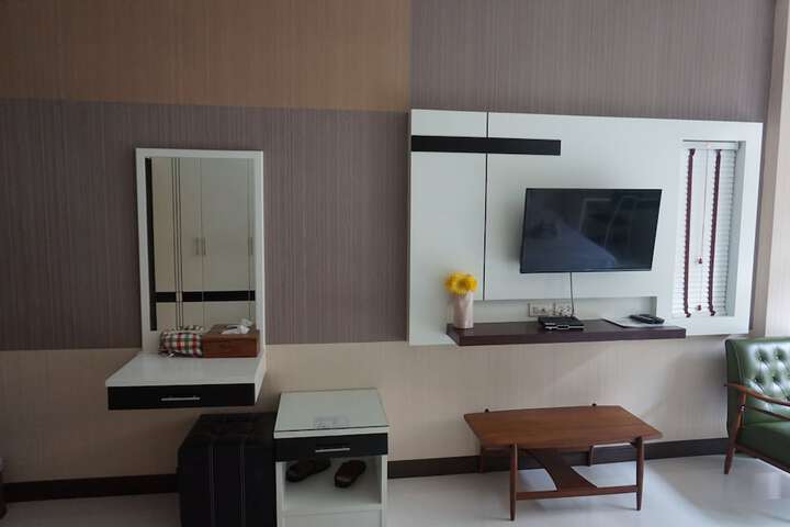 Room 15 of 28
