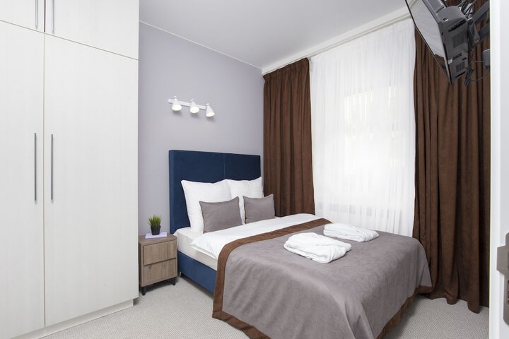 Room 11 of 20