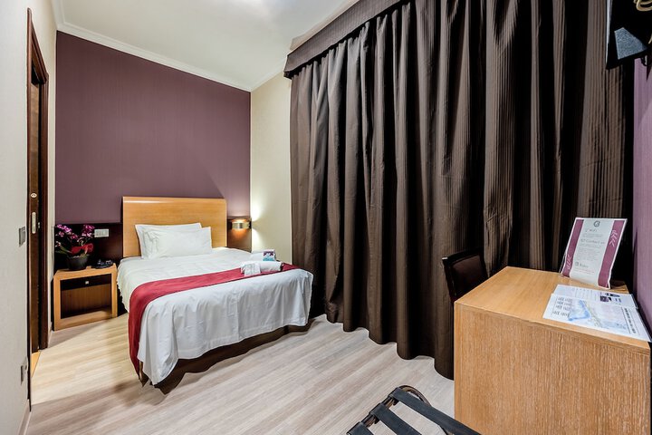 Room 5 of 25
