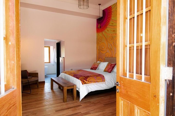 Room 2 of 114
