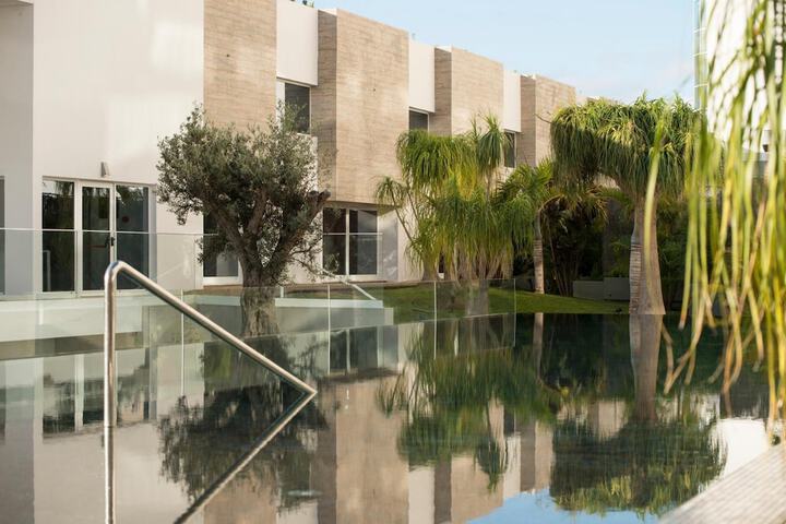 Pools & Facilities