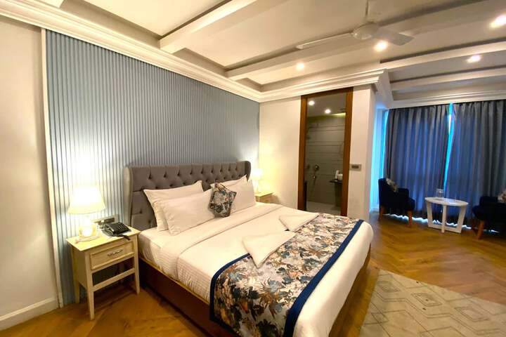 Room 40 of 53