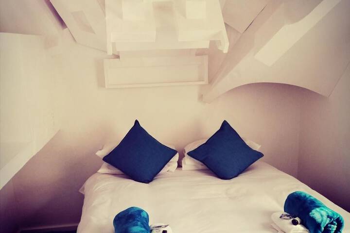 Room 20 of 48
