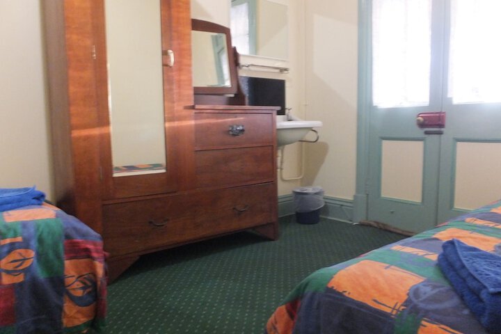 Room 4 of 52