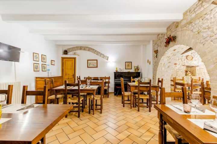 Dining 44 of 68