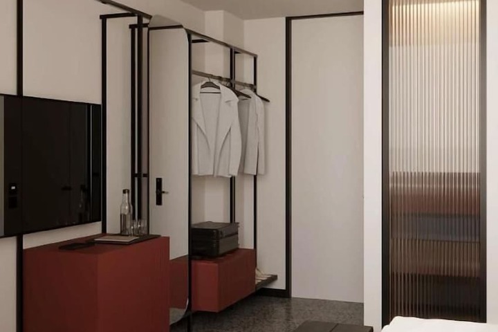 Room 5 of 40