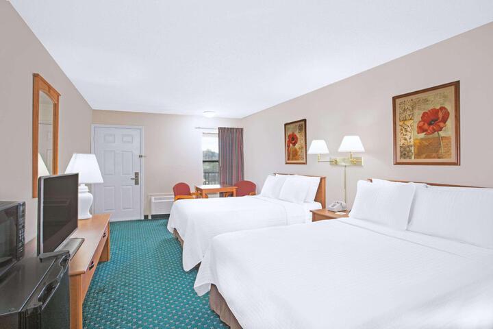 Double Accessible King Size Bed (5 of 8)