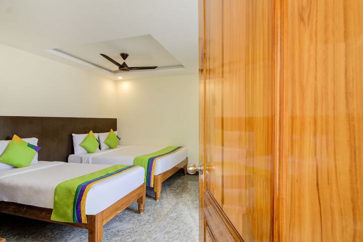 Room 16 of 37
