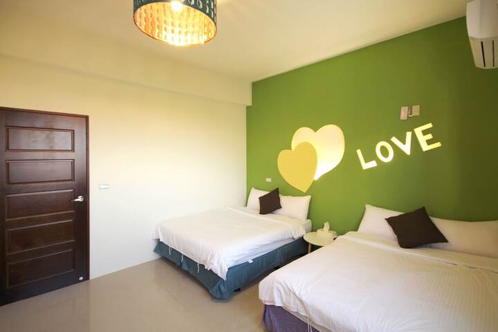 Room 25 of 53