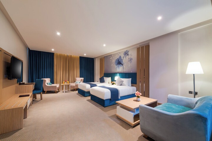 Room 6 of 48