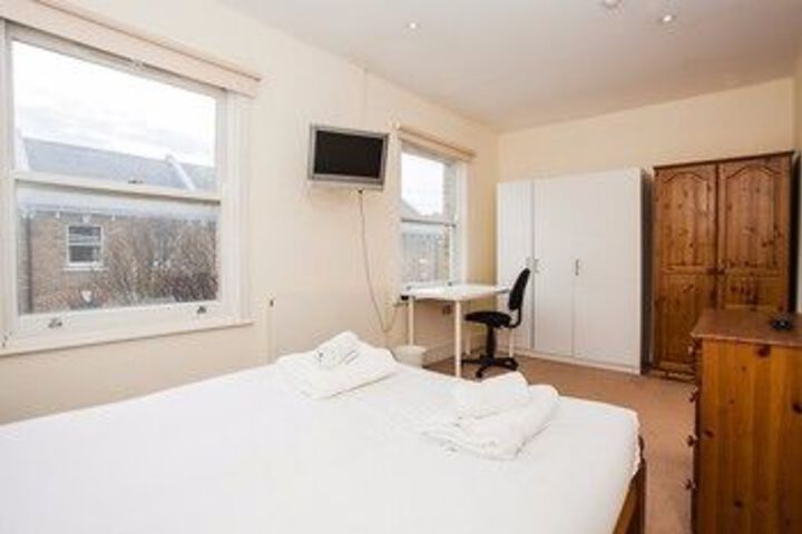 Room 12 of 30