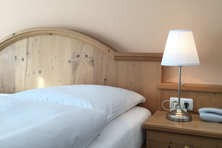 Room 6 of 30