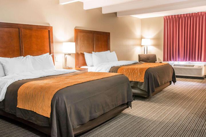 2 Double Beds (18 of 19)