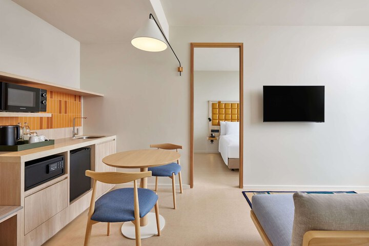Room 18 of 39