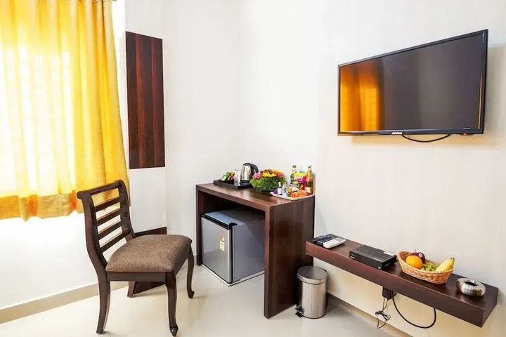 Room 3 of 18