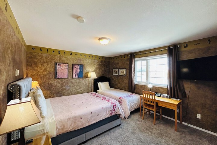 Room 3 of 18
