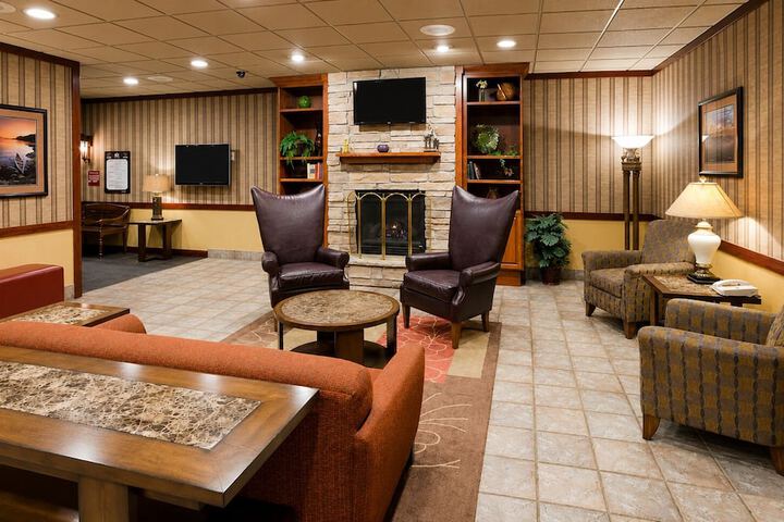 Entrance & Lobby