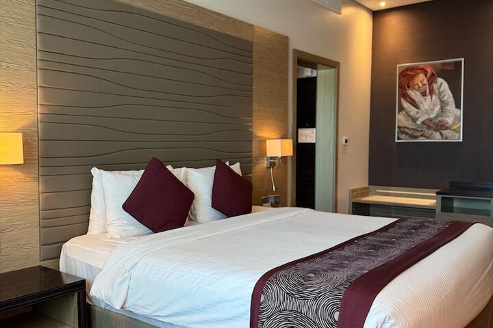 Room 33 of 82