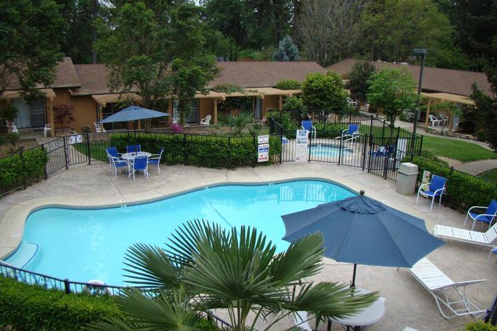 Ponderosa Gardens Motel in Paradise, CA