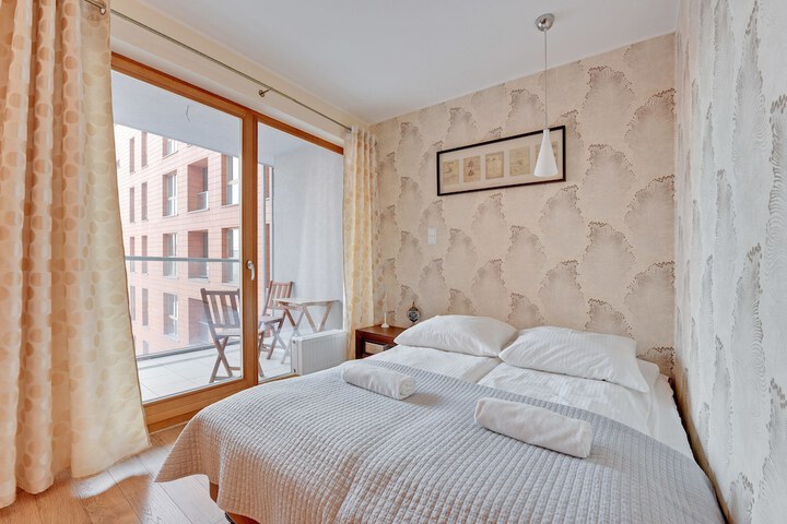Room 28 of 346