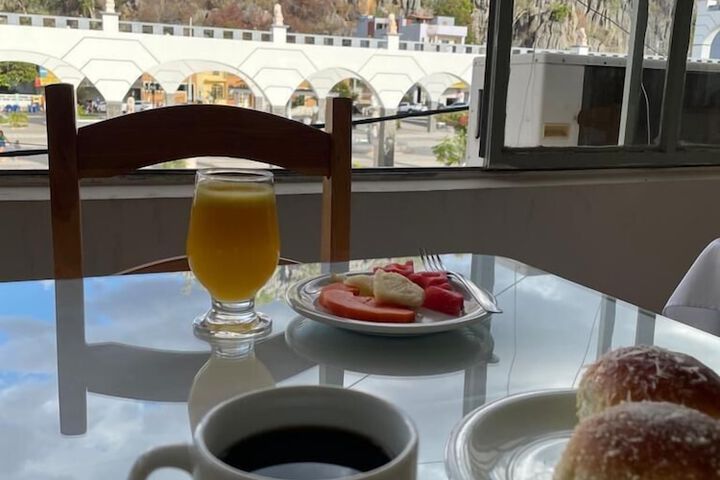 Breakfast/Coffee Service 21 of 32