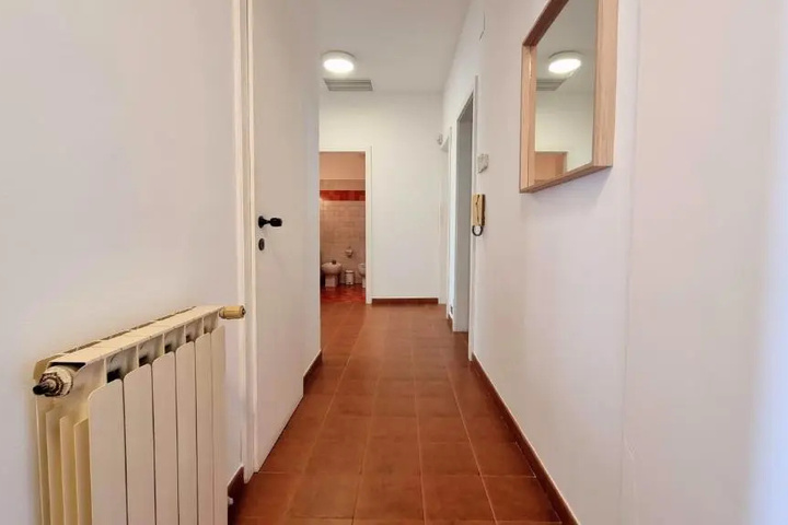 Room 8 of 10