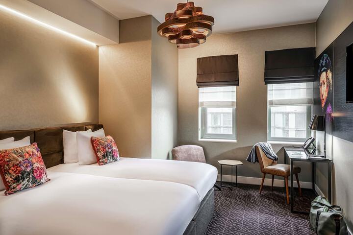 Room 21 of 47