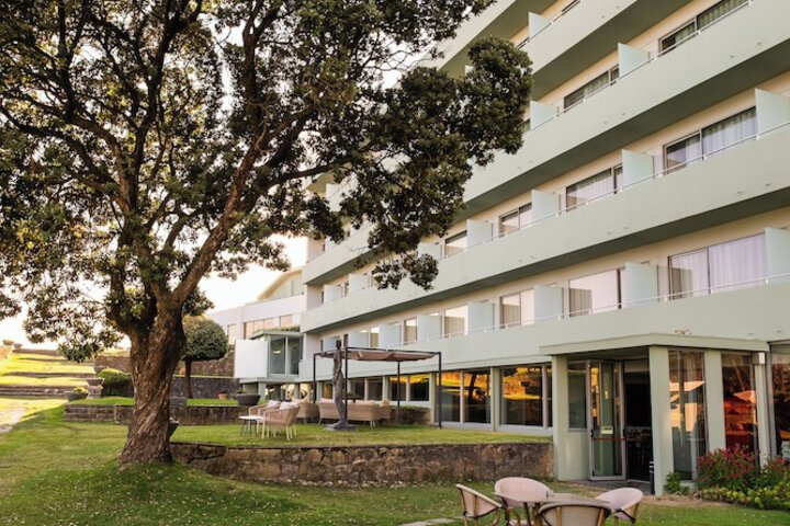 Hotel Exterior 86 of 90