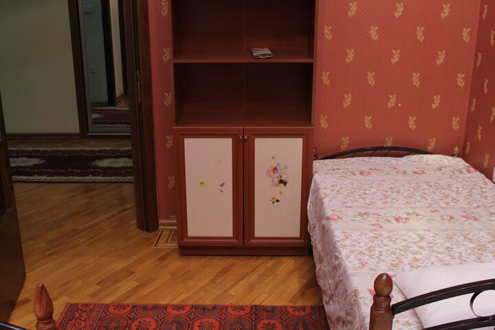 Room 12 of 36