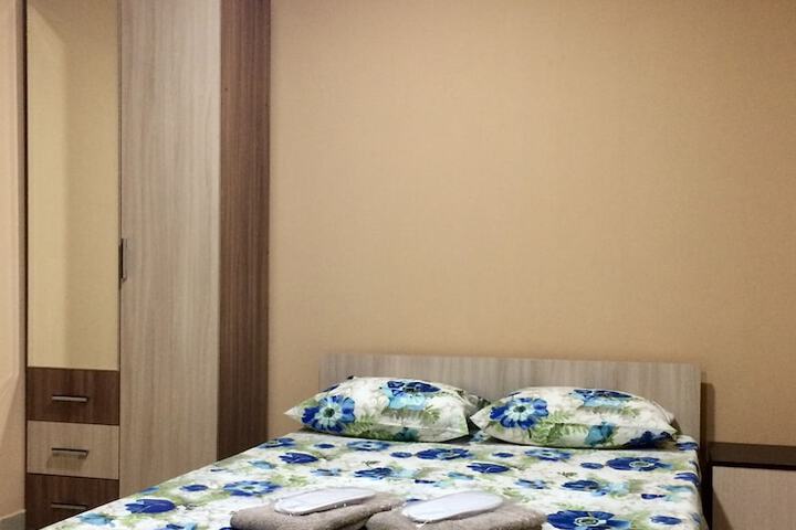 Room 8 of 29