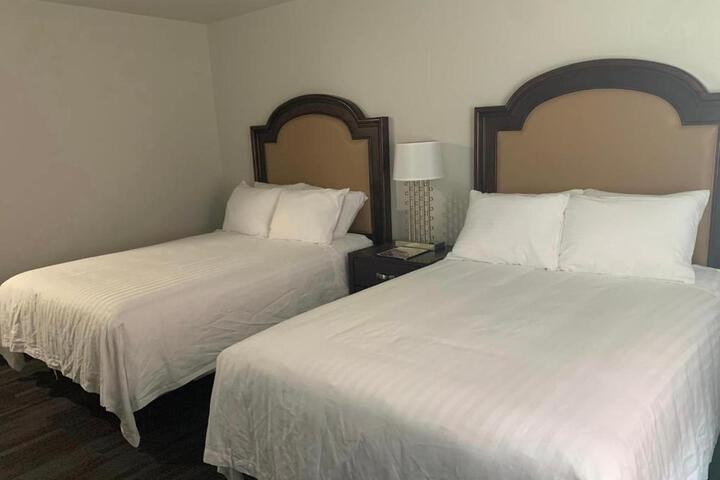 Double Accessible King Size Bed (2 of 4)