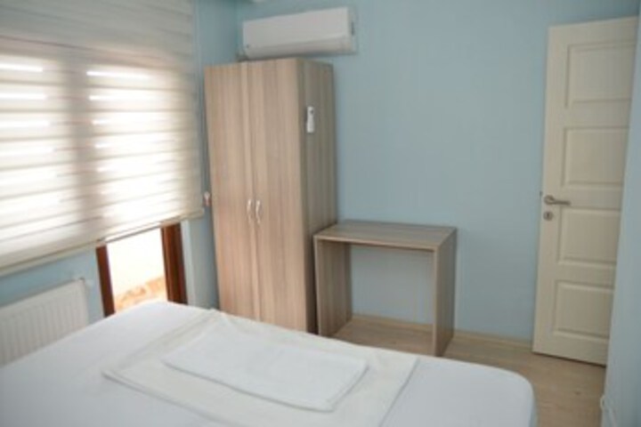Room 18 of 25