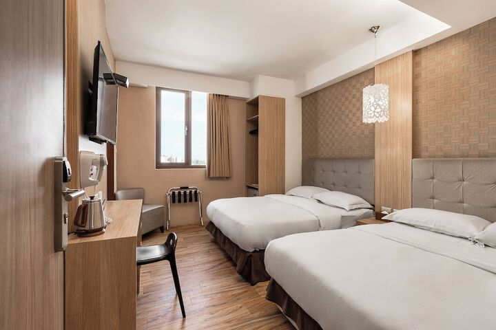 Room 44 of 65