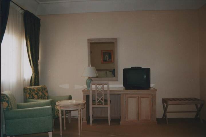 Room 4 of 26