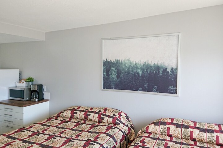 Room 4 of 24