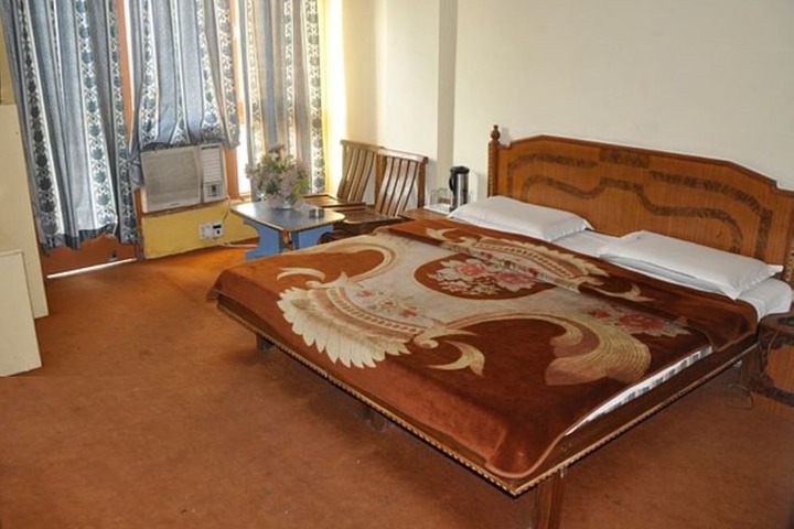 Room 5 of 13