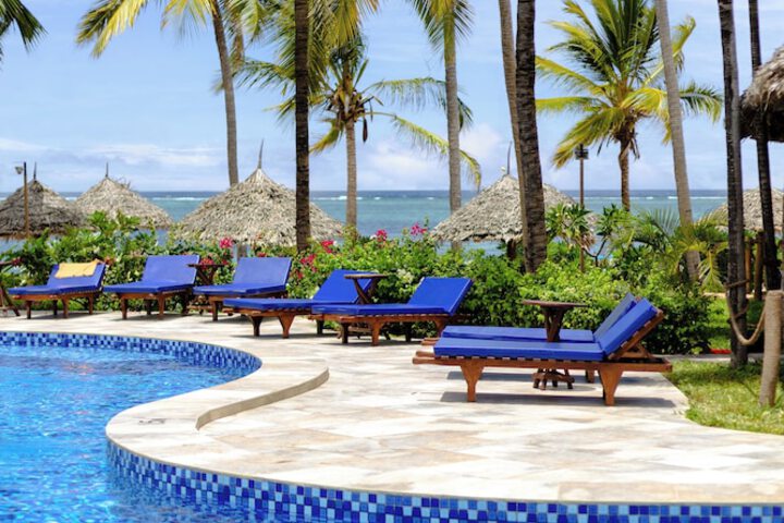 Hotel Pool