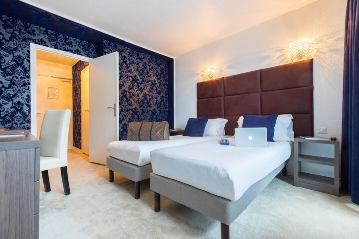 Room 14 of 37