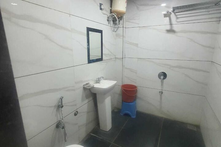 Room 18 of 27