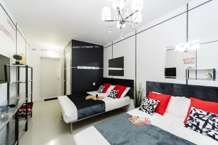 Room 8 of 18