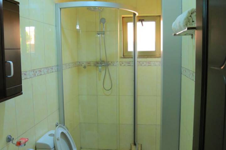 Room 12 of 39
