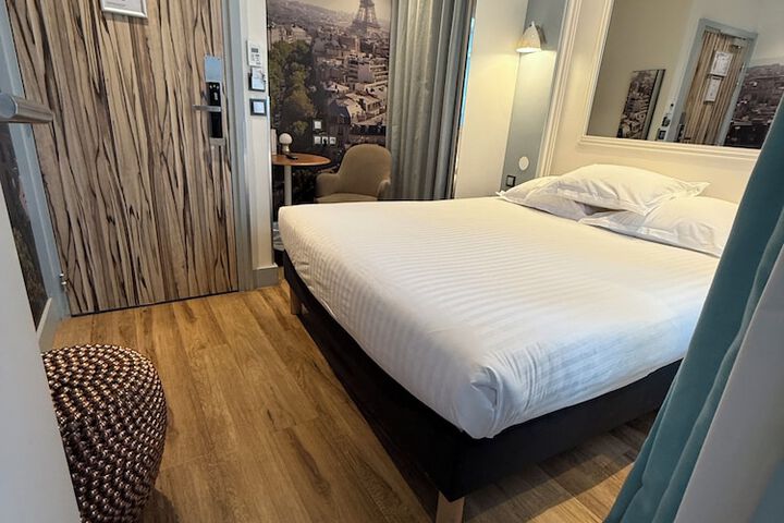 Room 70 of 105