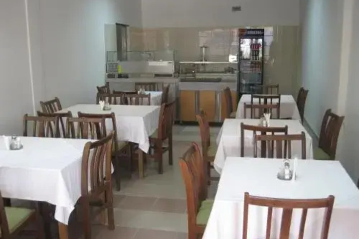 Dining 10 of 11