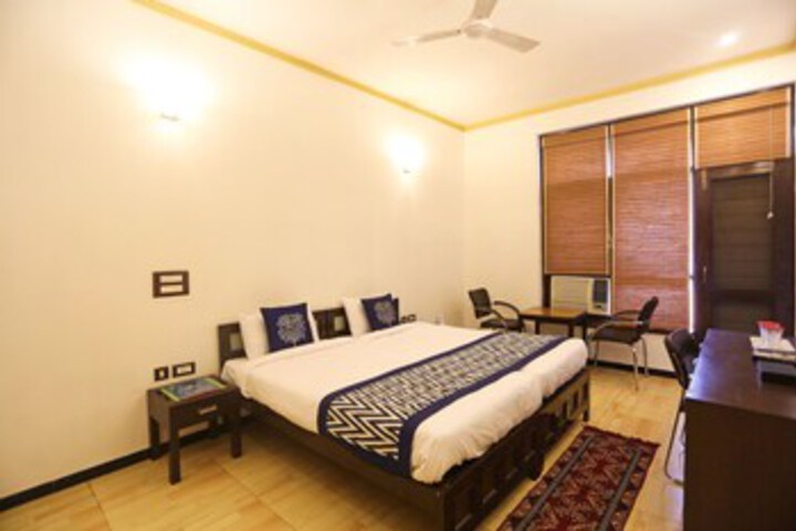 Room 18 of 21