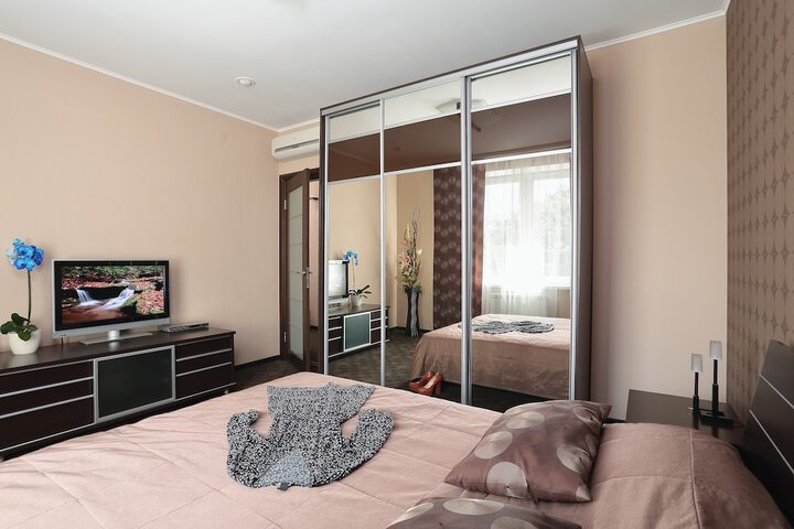 Room 9 of 29