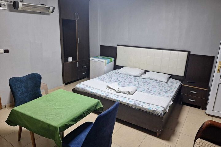 Room 7 of 14