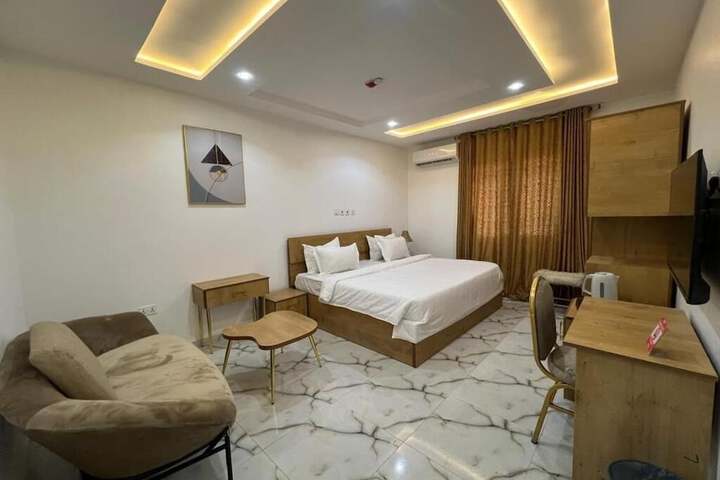Room 7 of 43