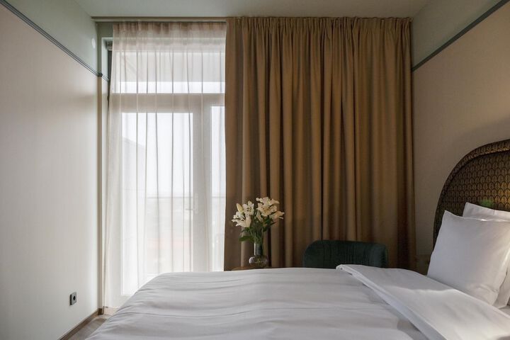 Room 10 of 62