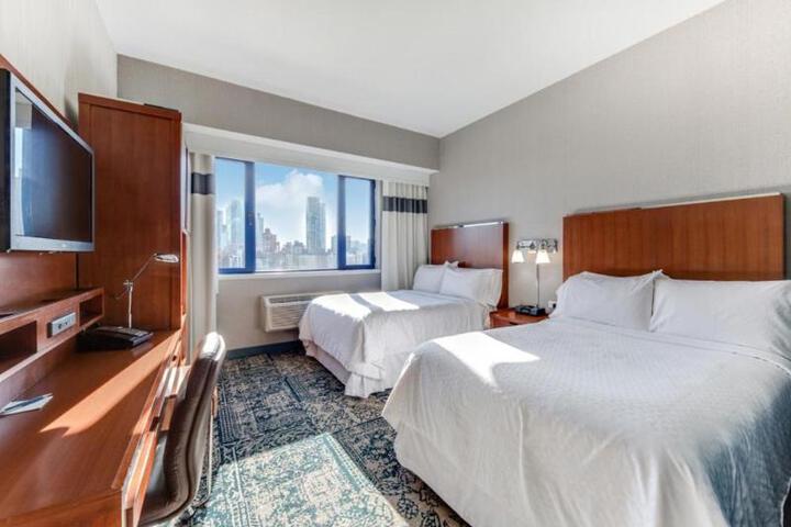 Double Accessible King Size Bed (6 of 8)