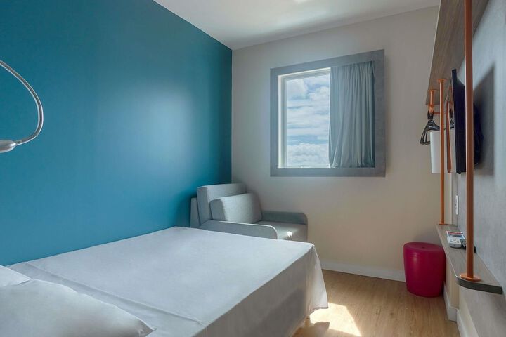Room 43 of 110
